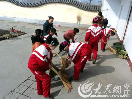 柴胡店中心小学参加敬老院献爱心活动(图)_枣