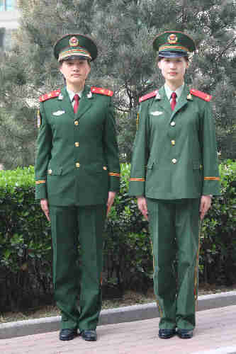 中国武警部队五一换新装并配发迷彩服(组图)