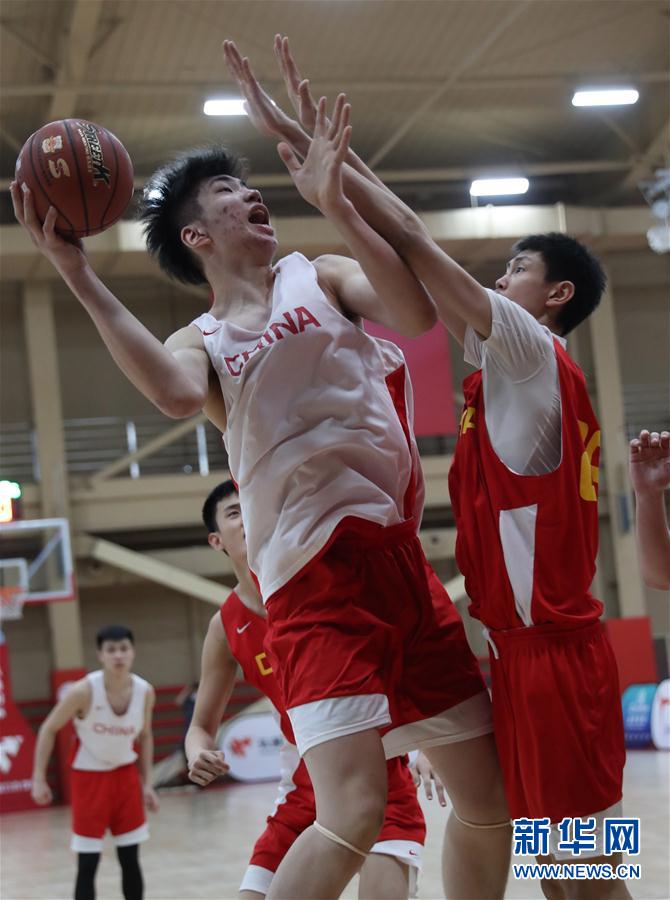中国青年男篮对抗赛：U17胜U18