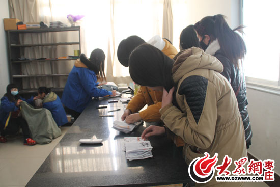枣庄首家超市v超市不用成立校园取件学生被催毛女生臂图片