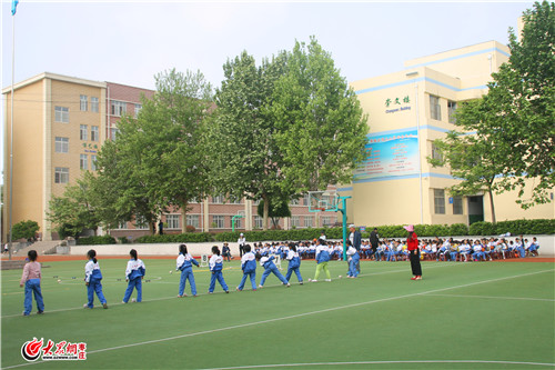 薛城区临山小学图片