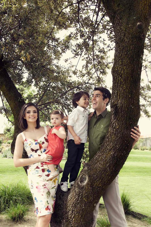 卡卡娇妻卡洛琳在instagram上晒出儿子卢卡以及女儿伊莎贝拉的超萌