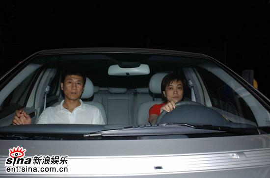 李亚鹏经纪人称王菲未生产换车住院躲媒体(图)